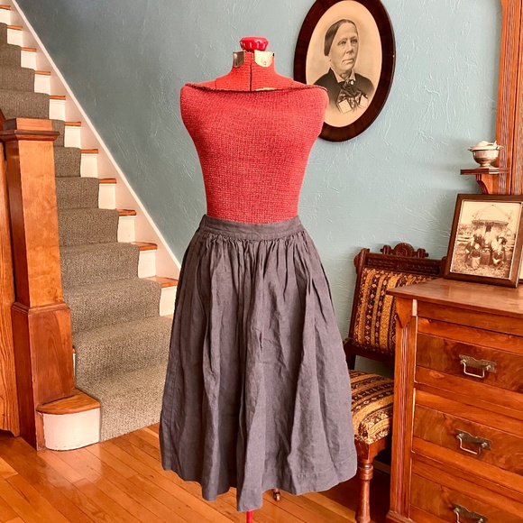 notPERFECTLINEN Dresses & Skirts - NOT PERFECT LINEN 1950s City Linen Skirt Charcoal Gray Pockets M